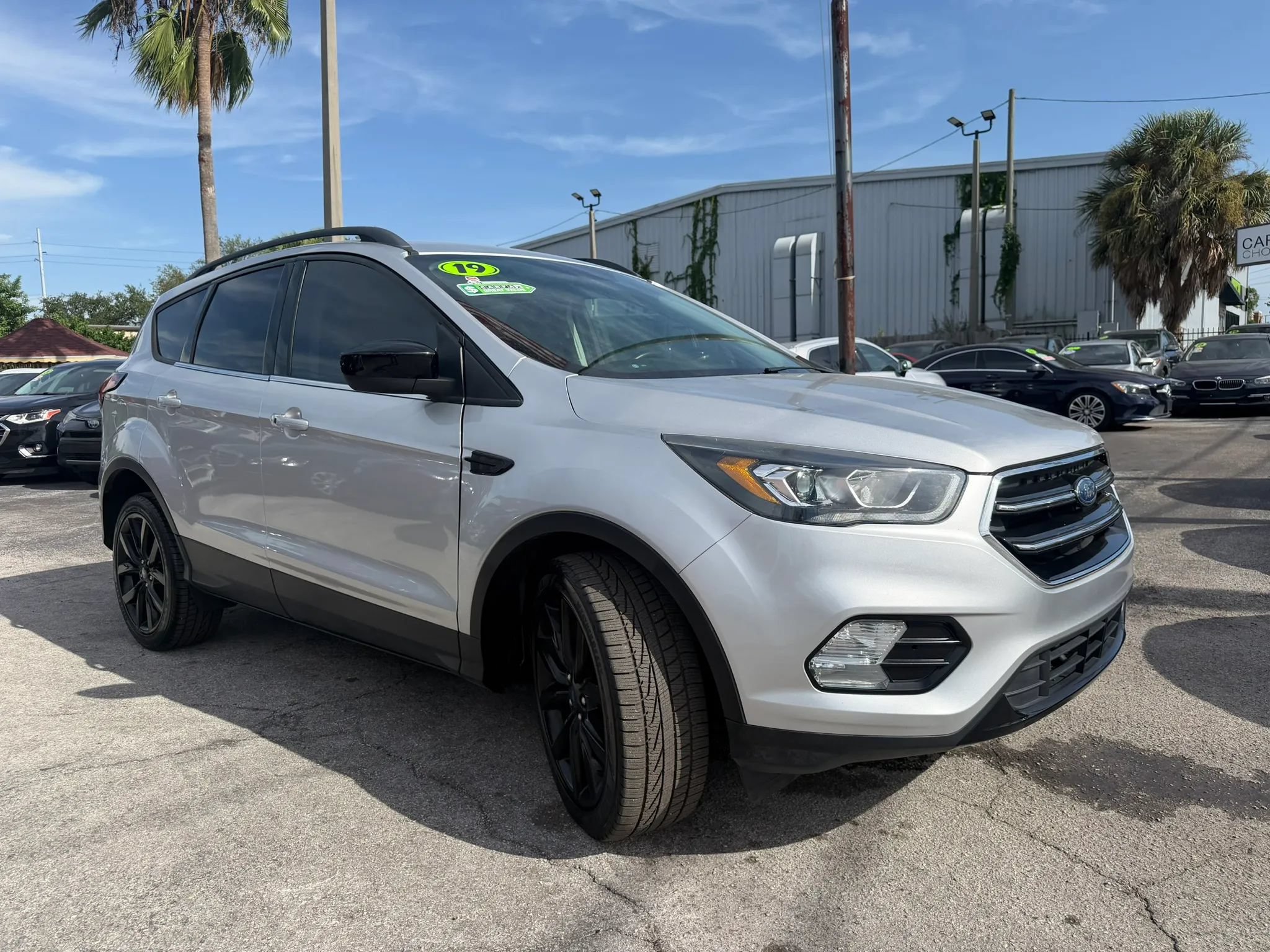 Used 2019 Ford Escape SE FWD image 3