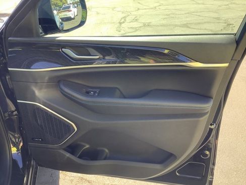 New 2024 Jeep Grand Cherokee Trailhawk image 39