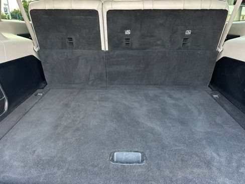 Used 2024 Jeep Wagoneer L Series II w/ Flexible Seating Group AWD/4WD image 16