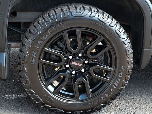 Used 2024 GMC Sierra 1500 Elevation AWD/4WD image 9
