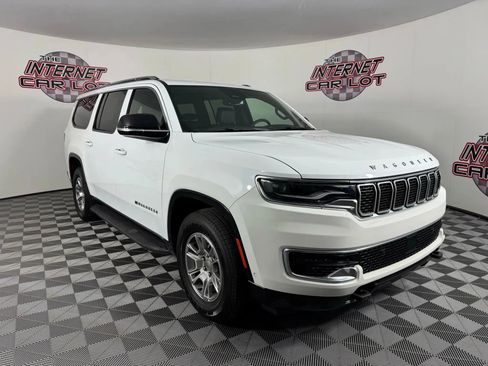 Used 2024 Jeep Wagoneer L 4WD w/ HD Trailer Tow Package image 9