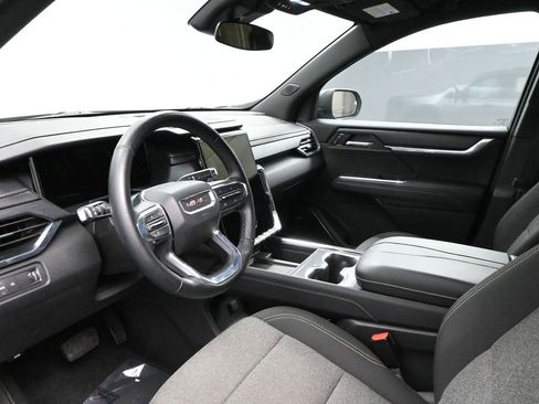 Used 2025 GMC Acadia Elevation image 8