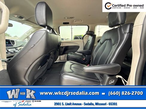 Certified 2023 Chrysler Pacifica Touring-L FWD image 21