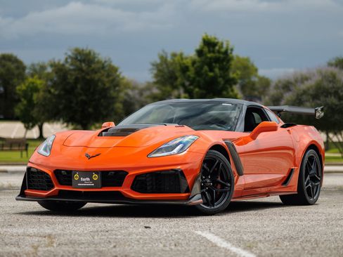 Used 2019 Chevrolet Corvette ZR1 RWD image 4
