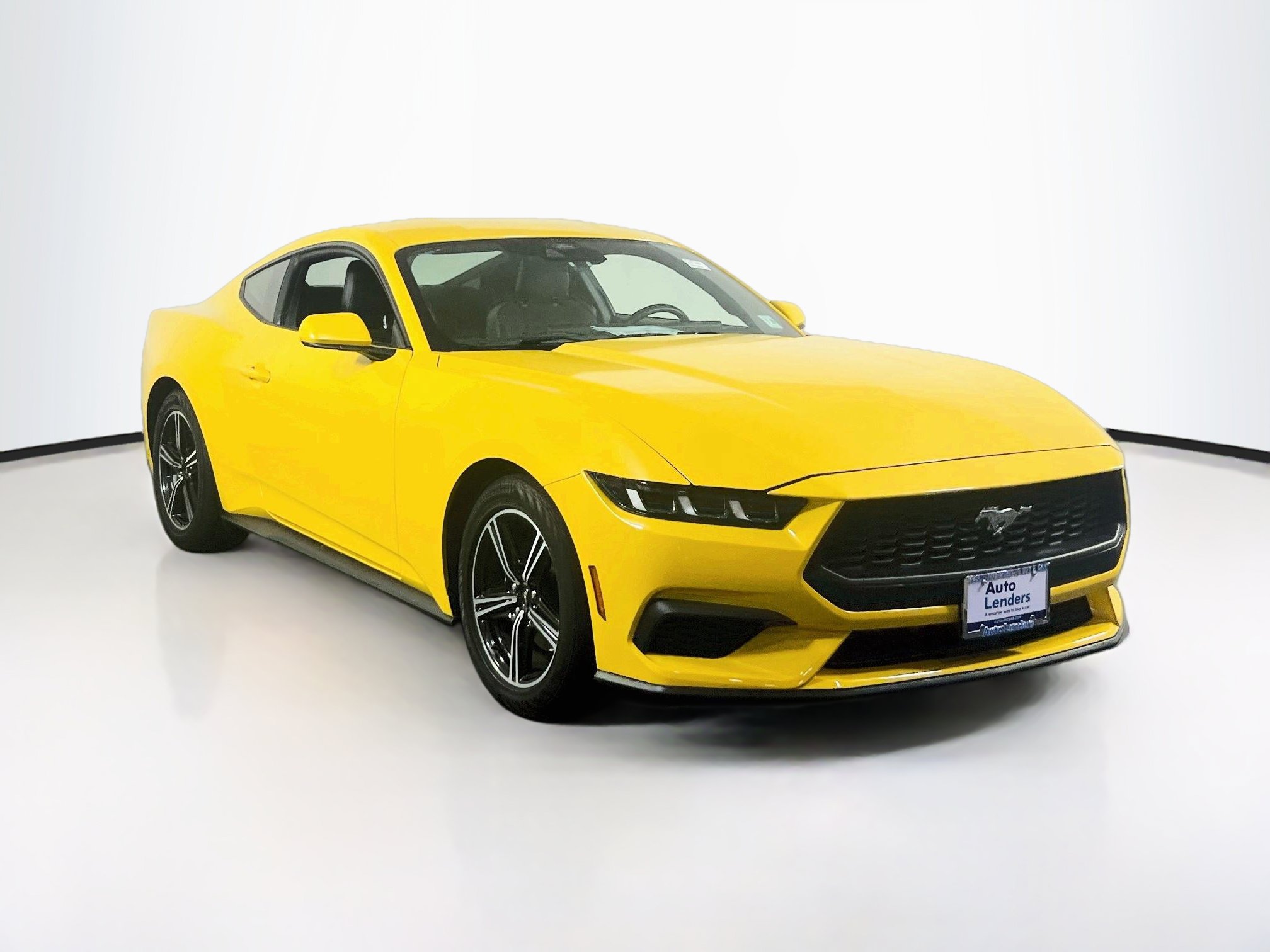Used 2024 Ford Mustang Coupe RWD image 3