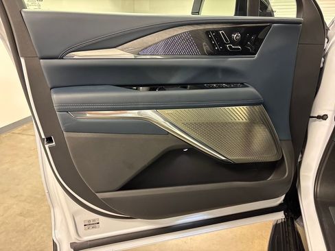 New 2026 Cadillac Escalade IQL Luxury w/ LPO, Floor Liner Package image 17