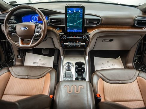 Certified 2022 Ford Explorer King Ranch w/ Premium Technology Package AWD/4WD image 25