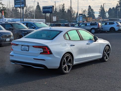 Used 2024 Volvo S60 B5 Core image 5