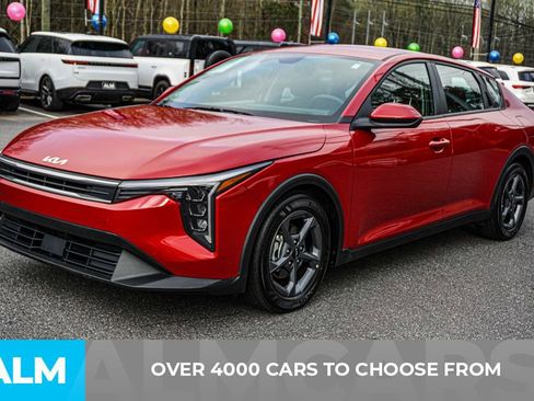Used 2025 Kia K4 LXS image 3