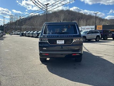 Used 2023 Jeep Grand Wagoneer Series III AWD/4WD image 6