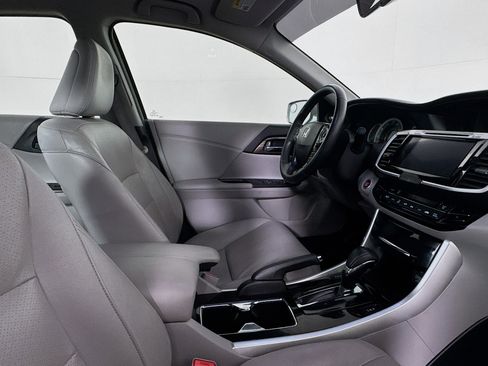 Used 2017 Honda Accord EX-L image 35