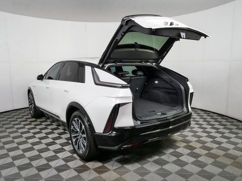 Used 2024 Cadillac Lyriq Sport AWD/4WD image 31