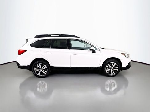 Used 2018 Subaru Outback 2.5i Limited AWD/4WD image 9