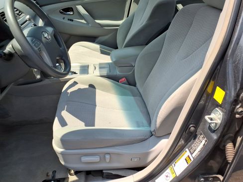 Used 2011 Toyota Camry LE w/ LE Extra-Value Pkg FWD image 14