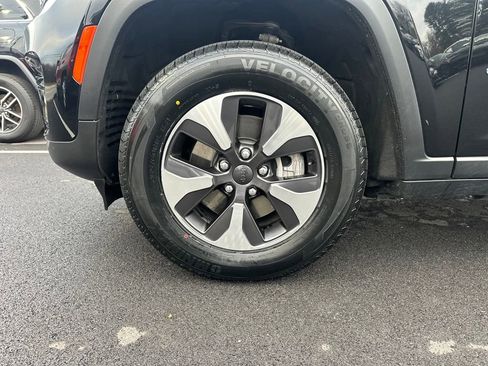 Used 2022 Jeep Grand Cherokee Limited 4xe image 12