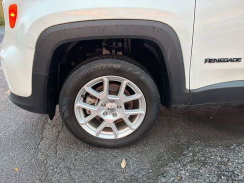 Certified 2022 Jeep Renegade Latitude w/ Convenience Group image 29