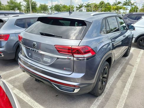 Used 2022 Volkswagen Atlas Cross Sport SE AWD/4WD image 2