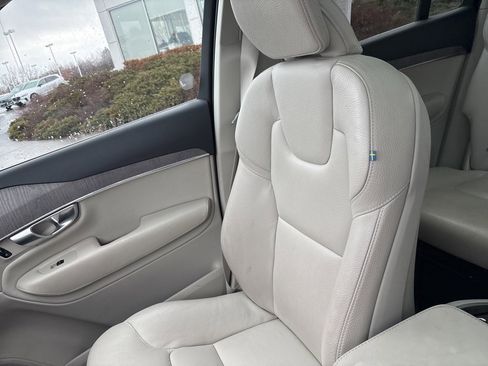 Certified 2023 Volvo XC90 B6 Plus w/ Protection Package Premier image 25