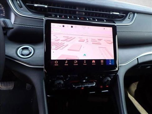 New 2025 Jeep Grand Cherokee L Limited image 18