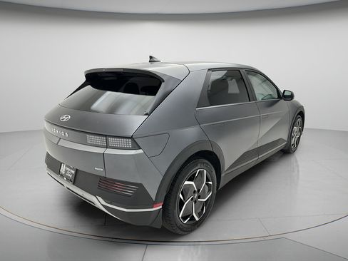 Used 2024 Hyundai Ioniq 5 SEL AWD/4WD image 5