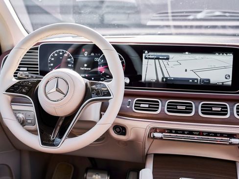 Used 2024 Mercedes-Benz Maybach GLS 600 4MATIC image 56