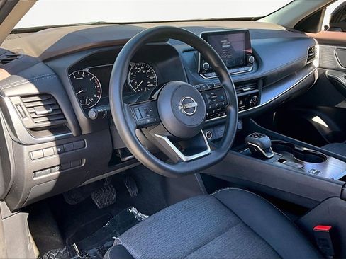 Used 2023 Nissan Rogue SV image 14