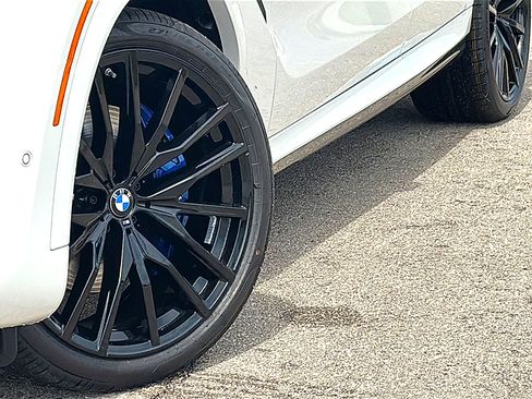 New 2026 BMW X6 xDrive40i w/ Climate Comfort Package AWD/4WD image 3
