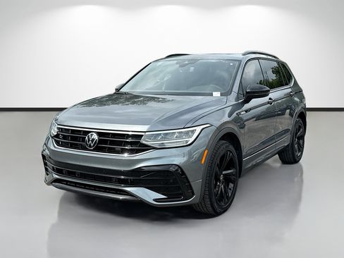 Used 2024 Volkswagen Tiguan SE R-Line FWD image 7