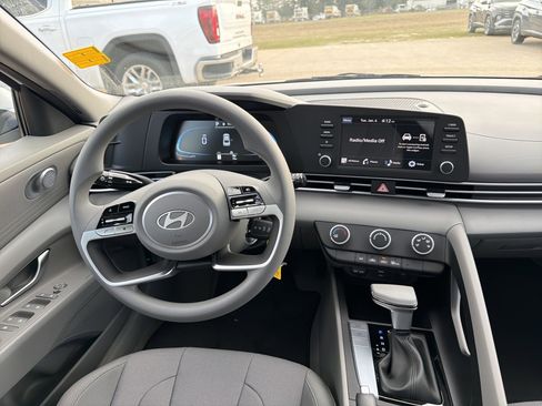 New 2026 Hyundai Elantra SE w/ Cargo Package image 9