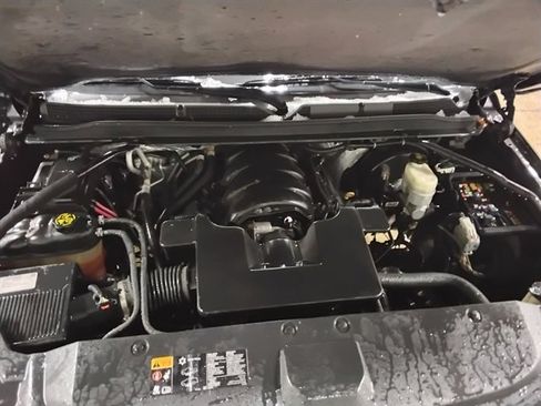 Used 2015 Cadillac Escalade Luxury image 9