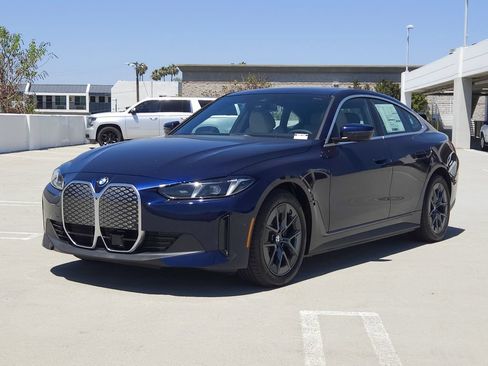 New 2026 BMW i4 eDrive40 w/ Premium Package RWD image 2