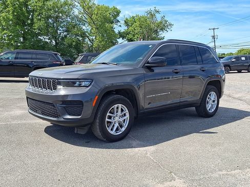 Used 2025 Jeep Grand Cherokee Laredo X AWD/4WD image 6