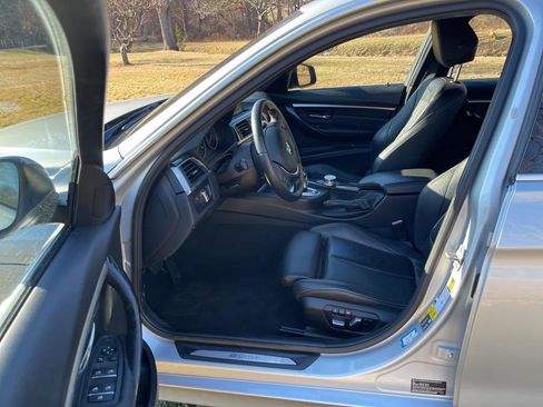 Used 2017 BMW 330e w/ Technology Package RWD image 10