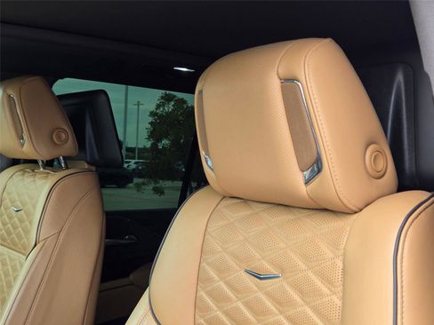 Used 2024 Cadillac Escalade Sport w/ Touring Package AWD/4WD image 12