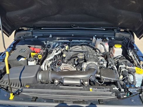 Used 2025 Jeep Gladiator Mojave image 11