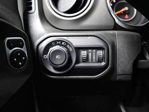 Used 2022 Jeep Wrangler Unlimited Sport image 18