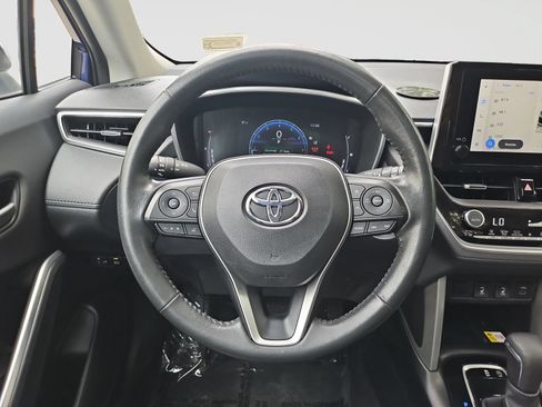 Used 2023 Toyota Corolla Cross XLE w/ Convenience Package AWD/4WD image 45