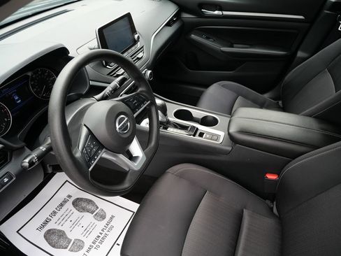 Used 2022 Nissan Altima 2.5 SV AWD/4WD image 12
