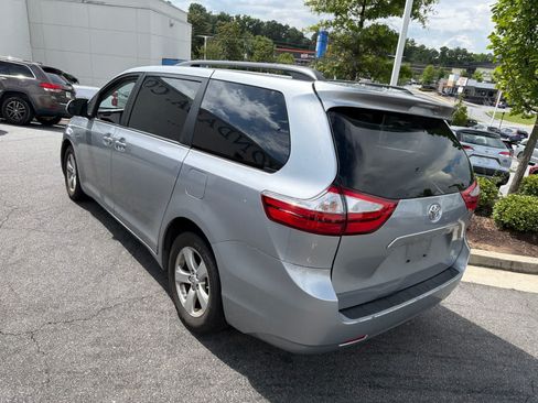 Used 2016 Toyota Sienna LE FWD image 8