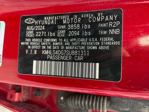Used 2025 Hyundai Elantra SEL FWD image 42