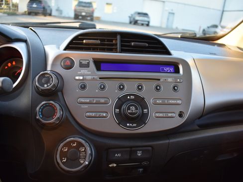 Used 2012 Honda Fit image 17