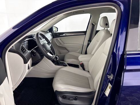 Certified 2024 Volkswagen Tiguan SE w/ Panoramic Sunroof Package AWD/4WD image 12