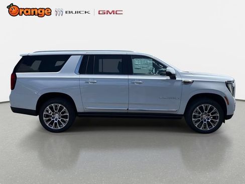New 2026 GMC Yukon XL Denali w/ Denali Reserve Package AWD/4WD image 2
