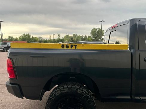 Used 2017 RAM 1500 Classic SLT AWD/4WD image 39