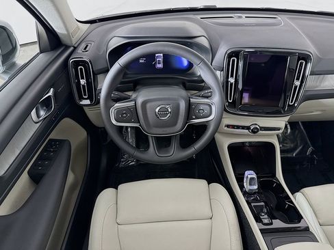 New 2026 Volvo XC40 B5 Plus w/ Climate Package image 24