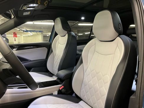 New 2026 Volkswagen Tiguan SEL R-Line AWD/4WD image 22