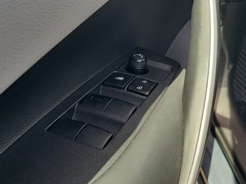 Used 2025 Toyota Corolla SE FWD image 19