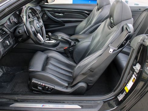 Used 2015 BMW M4 Convertible image 25