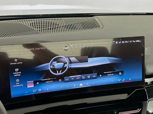 Used 2025 BMW 530i image 14