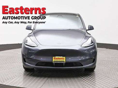 Used 2022 Tesla Model Y Long Range image 2